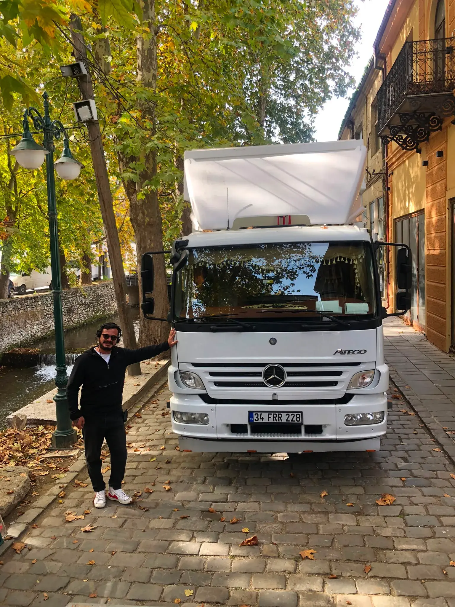 Lider Nakliyat personeli Mercedes Atego nakliyat kamyonu ile İstanbul